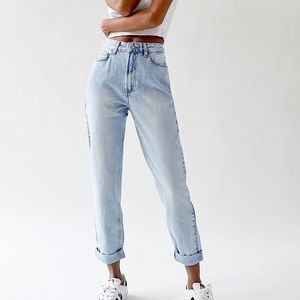NWOT Urban Outfitters BDG High-Waisted Mom Jean